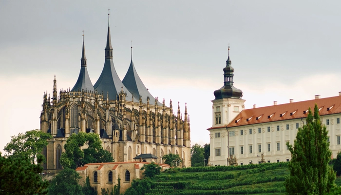 Private Van Trip from Prague to Kutná Hora – Comfort and Flexibility 